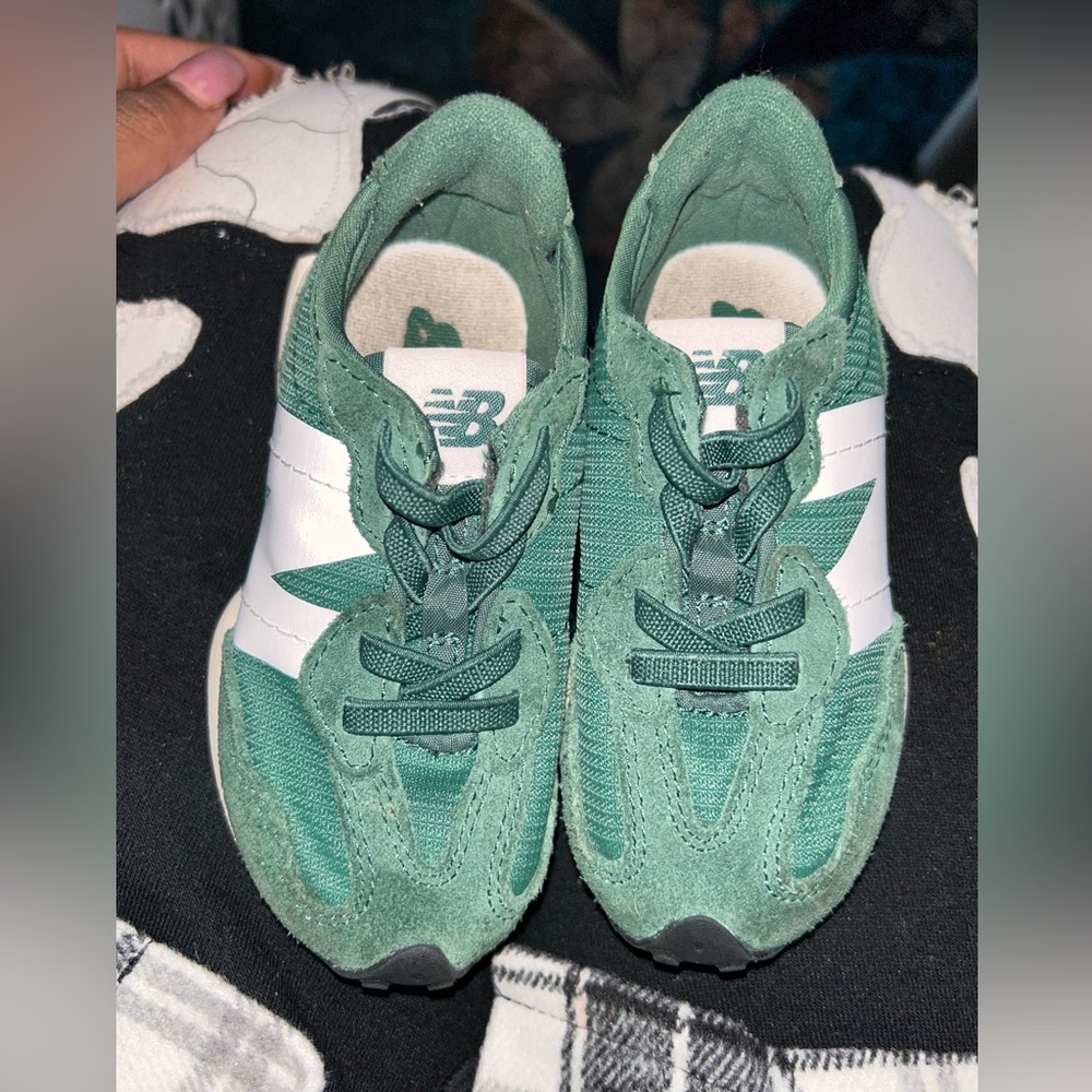Toddlers new balance shoes